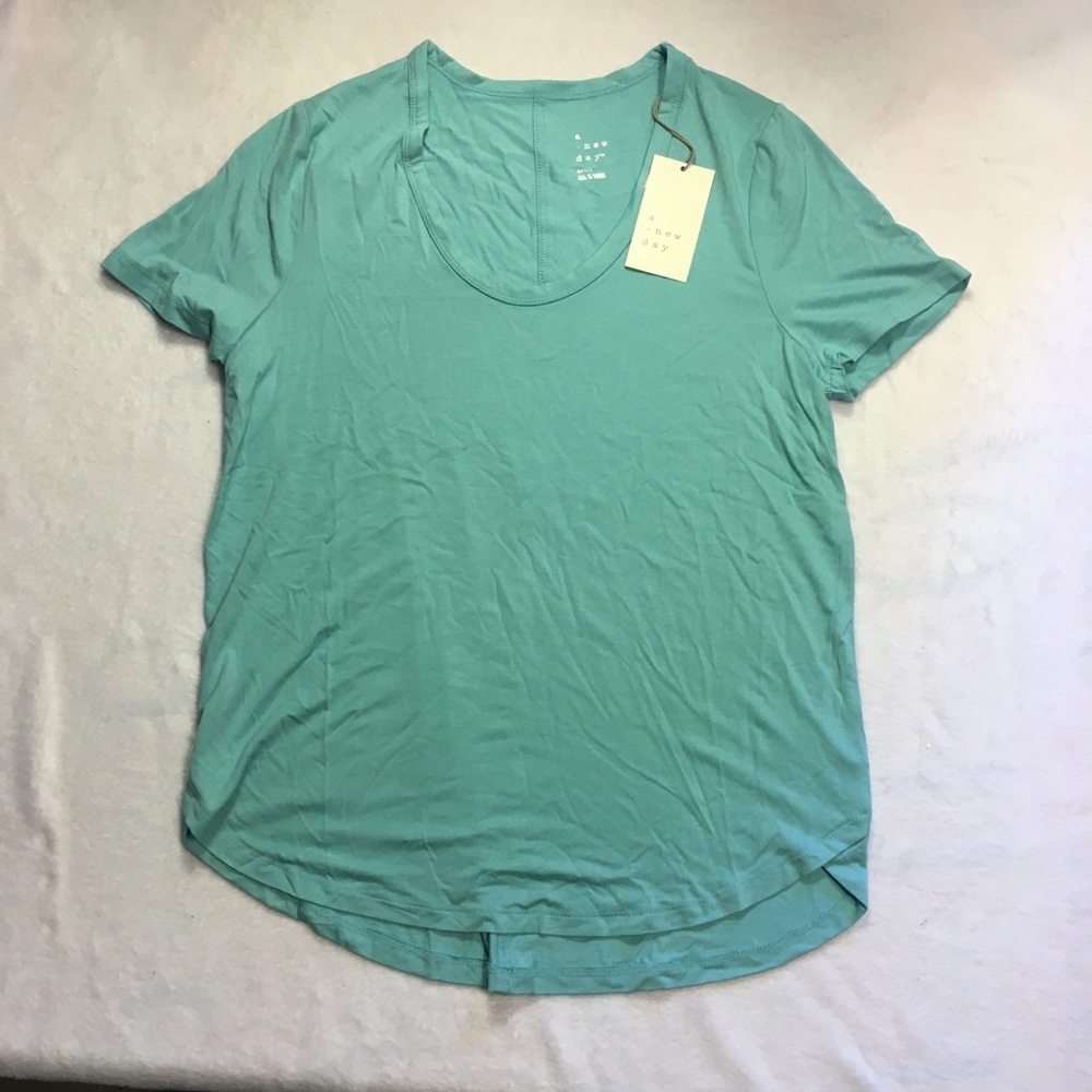 NWT Womems A new‎ day T-shirt